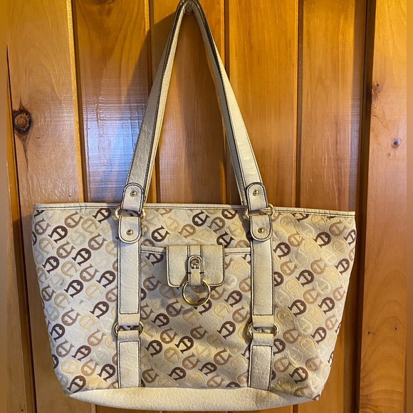 Etienne Aigner Beige Women’s Purse with Pattern (READ DESCRIPTION) - Picture 10 of 10